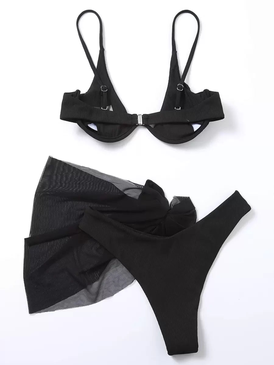 3'Lü Balenli Bikini Takımı Ve Örgü Plaj Eteği