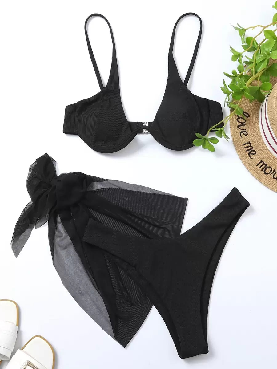 3'Lü Balenli Bikini Takımı Ve Örgü Plaj Eteği
