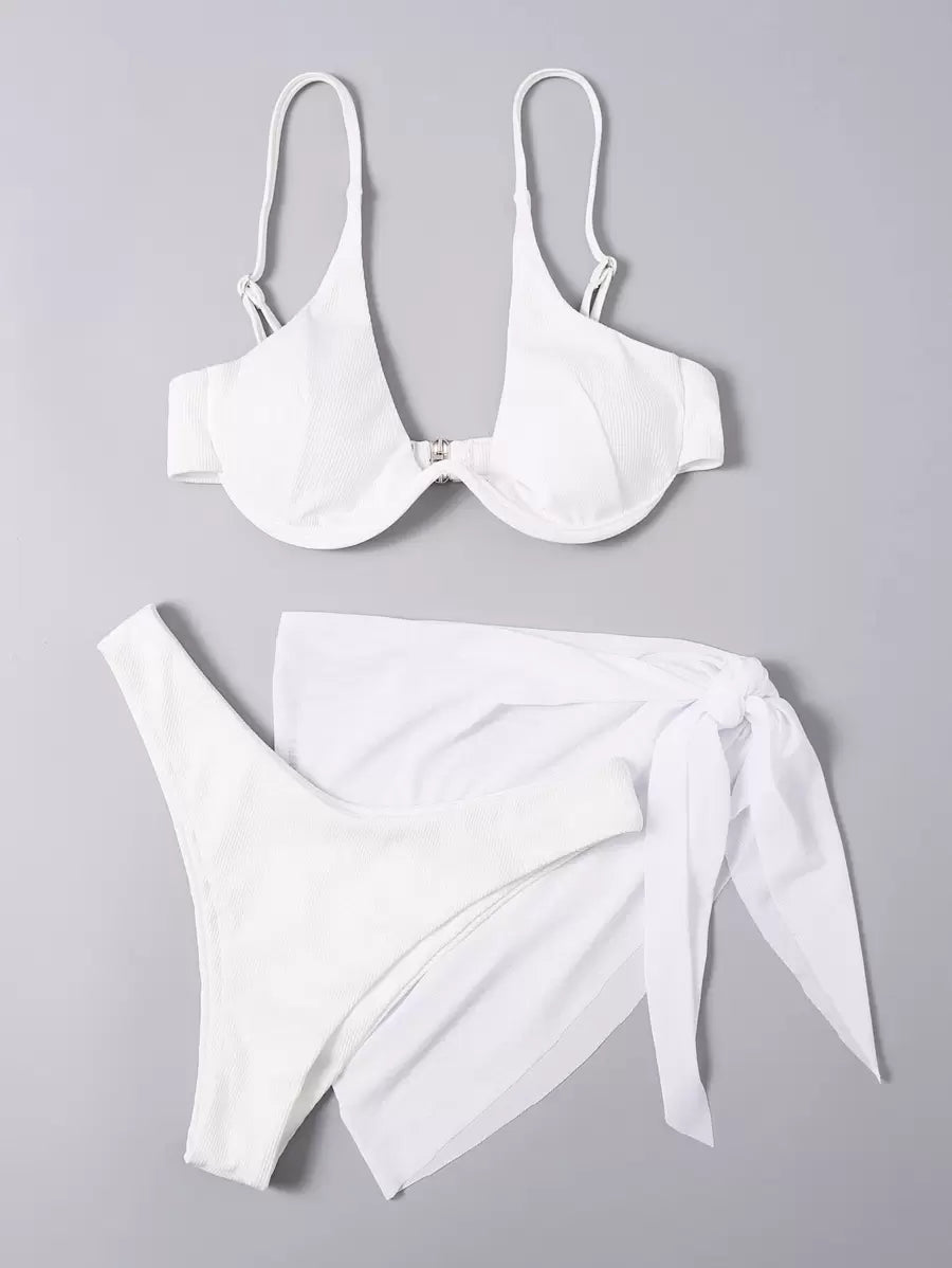 3'Lü Balenli Bikini Takımı Ve Örgü Plaj Eteği