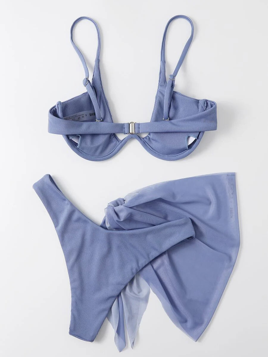 3'Lü Balenli Bikini Takımı Ve Örgü Plaj Eteği