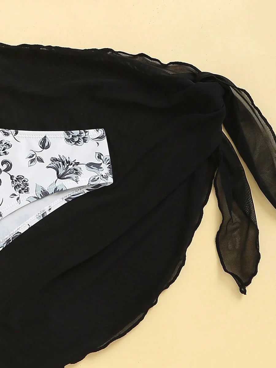 Düğüm Detaylı Çiçek Desenli Bikini Takımı