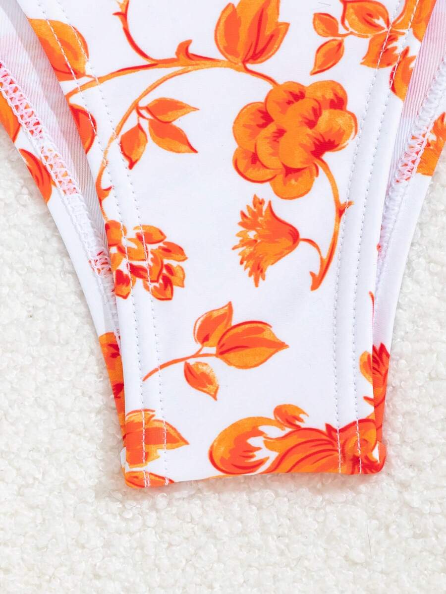 Düğüm Detaylı Çiçek Desenli Bikini Takımı