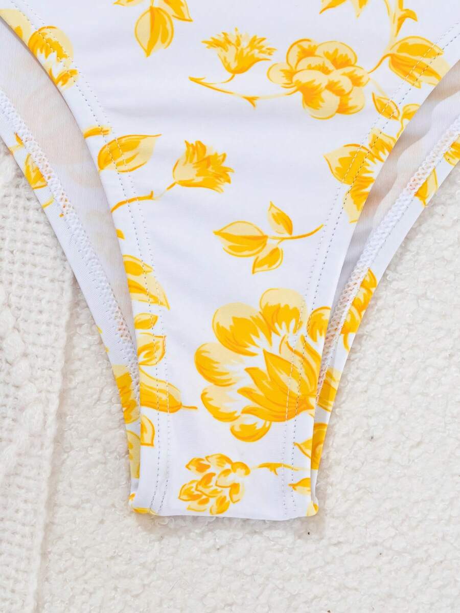 Düğüm Detaylı Çiçek Desenli Bikini Takımı