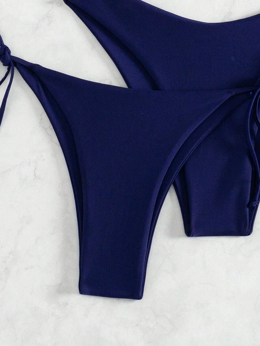 3 Parça Halter Üst + Üçgen Alt + Bağcıklı Şort Bikini Takımı