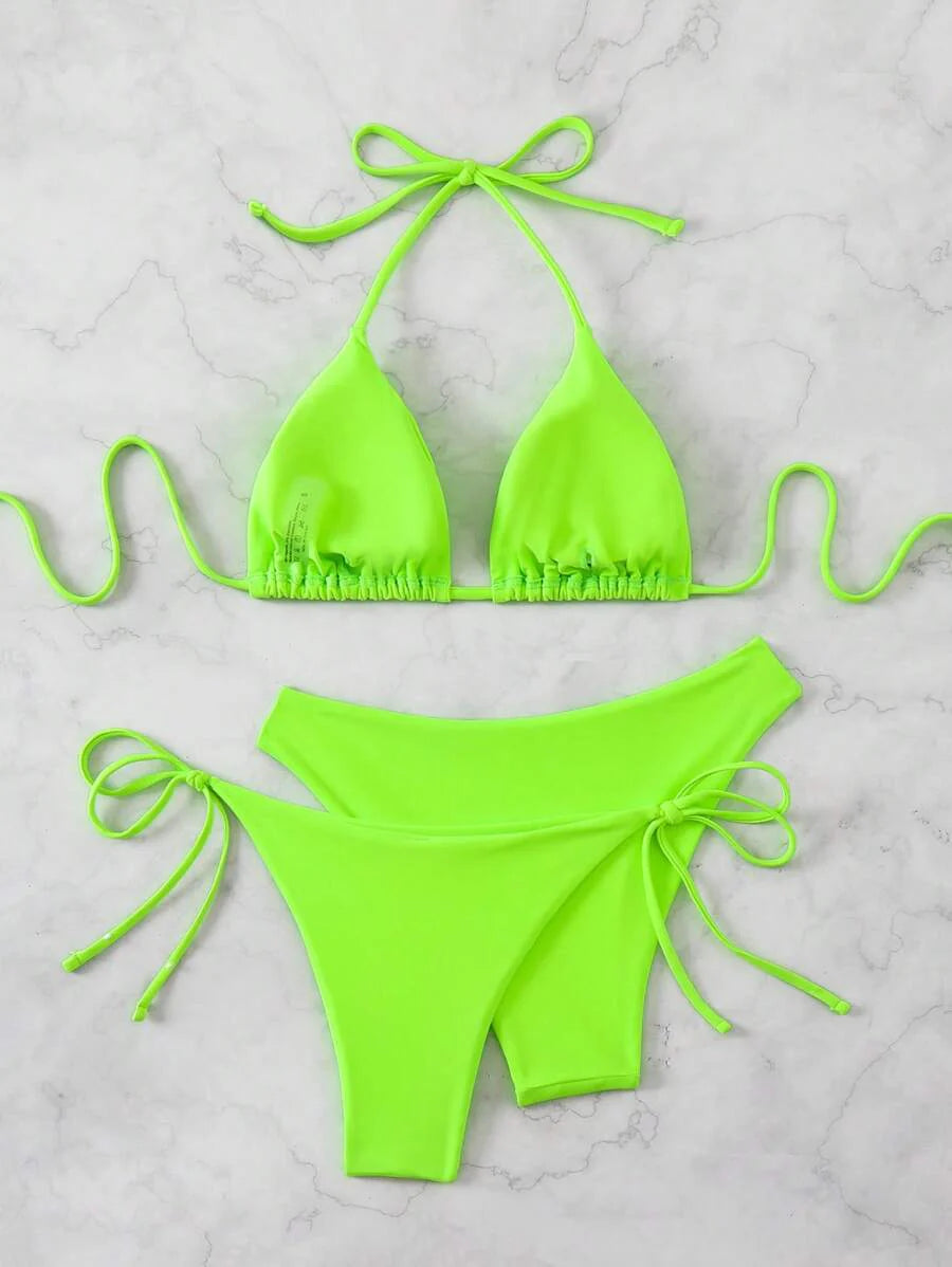 3 Parça Halter Üst + Üçgen Alt + Bağcıklı Şort Bikini Takımı