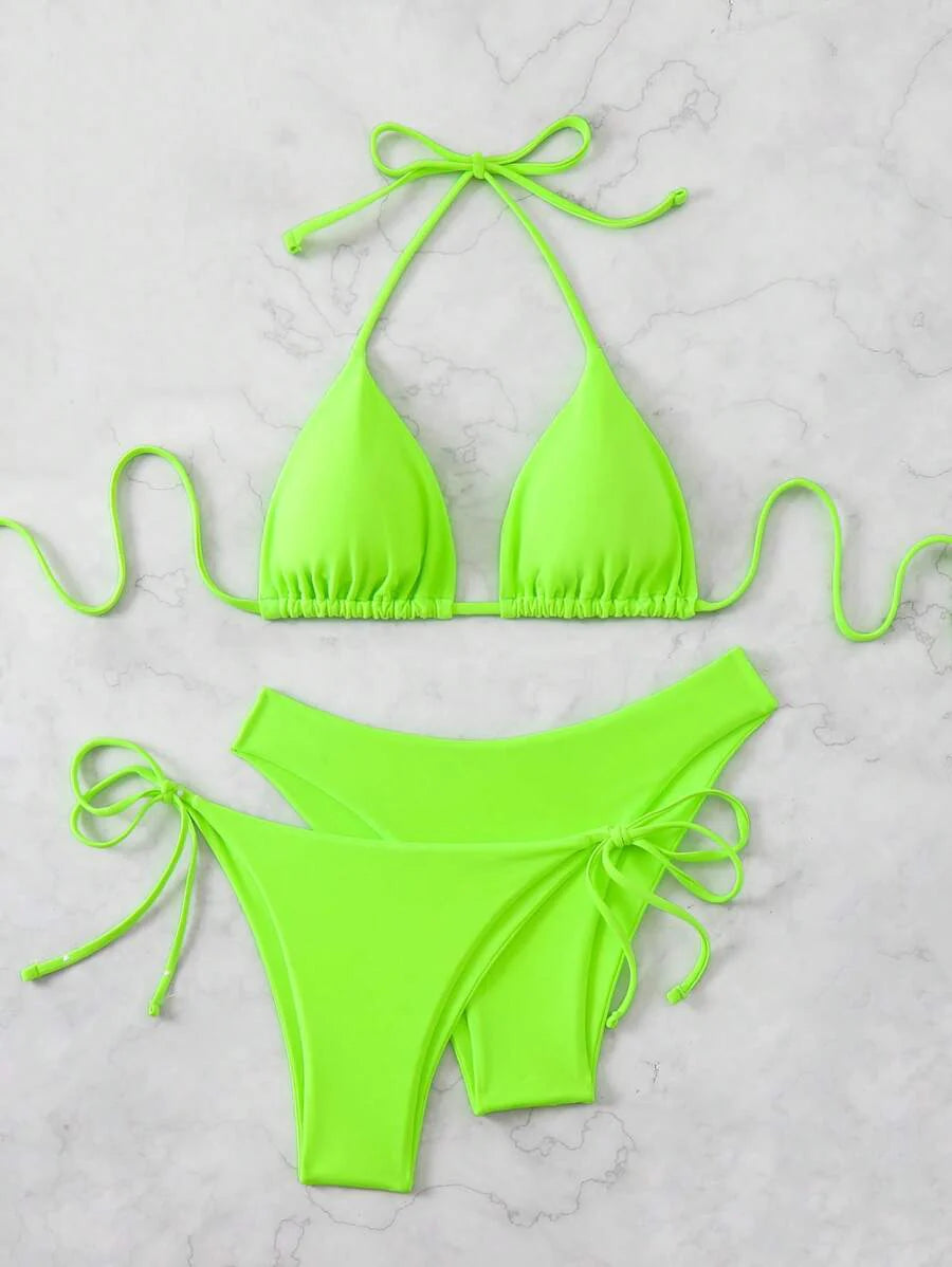 3 Parça Halter Üst + Üçgen Alt + Bağcıklı Şort Bikini Takımı