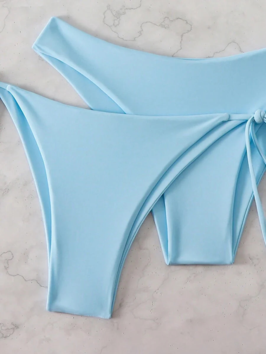 3 Parça Halter Üst + Üçgen Alt + Bağcıklı Şort Bikini Takımı