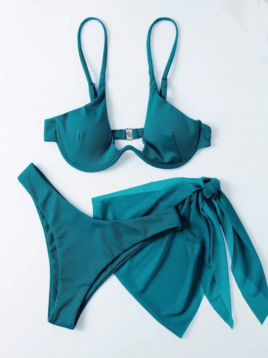 3'Lü Balenli Bikini Takımı Ve Örgü Plaj Eteği