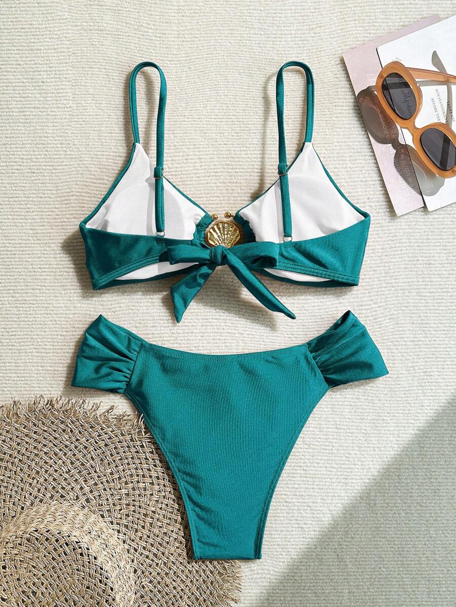 Metal Aksesuarlı Yüksek Kesim Askılı Bikini Takımı