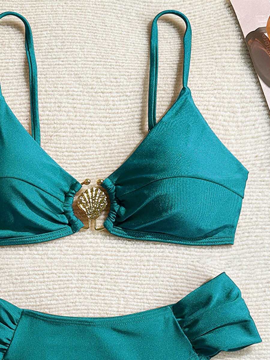 Metal Aksesuarlı Yüksek Kesim Askılı Bikini Takımı