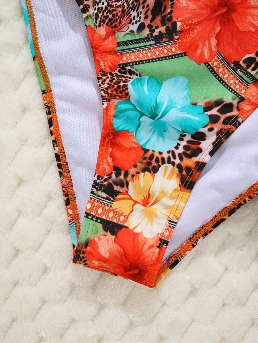 Çiçek Desenli Halter Bağcıklı Bikini Takımı