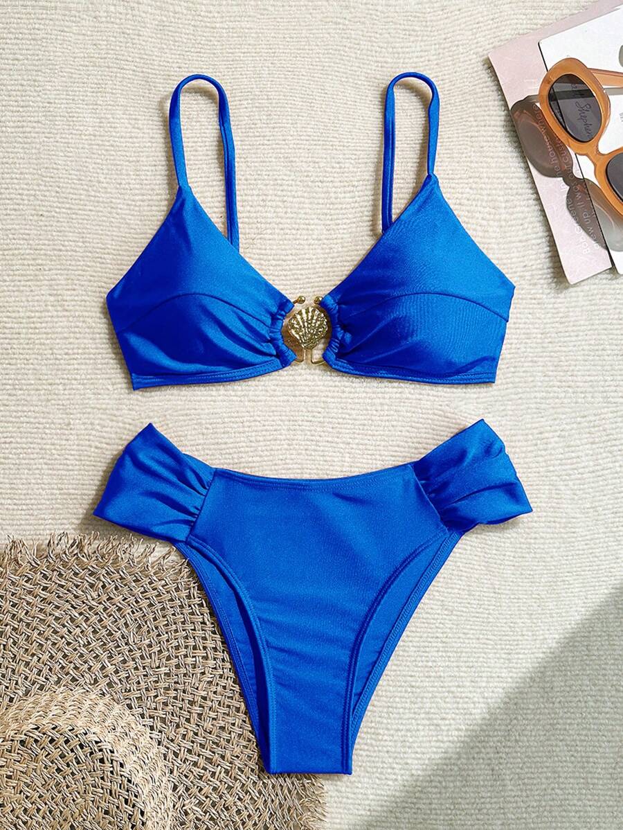 Metal Aksesuarlı Yüksek Kesim Askılı Bikini Takımı