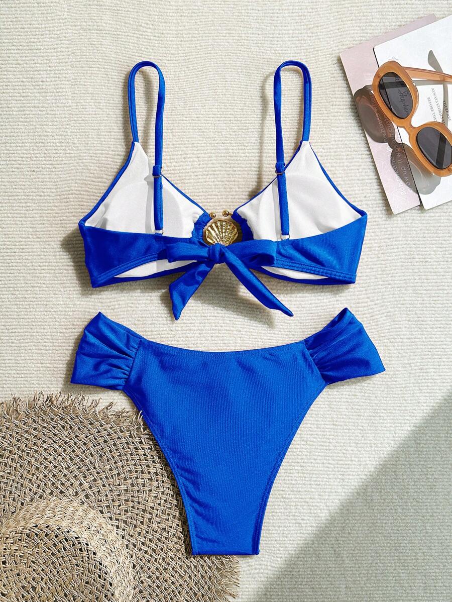 Metal Aksesuarlı Yüksek Kesim Askılı Bikini Takımı