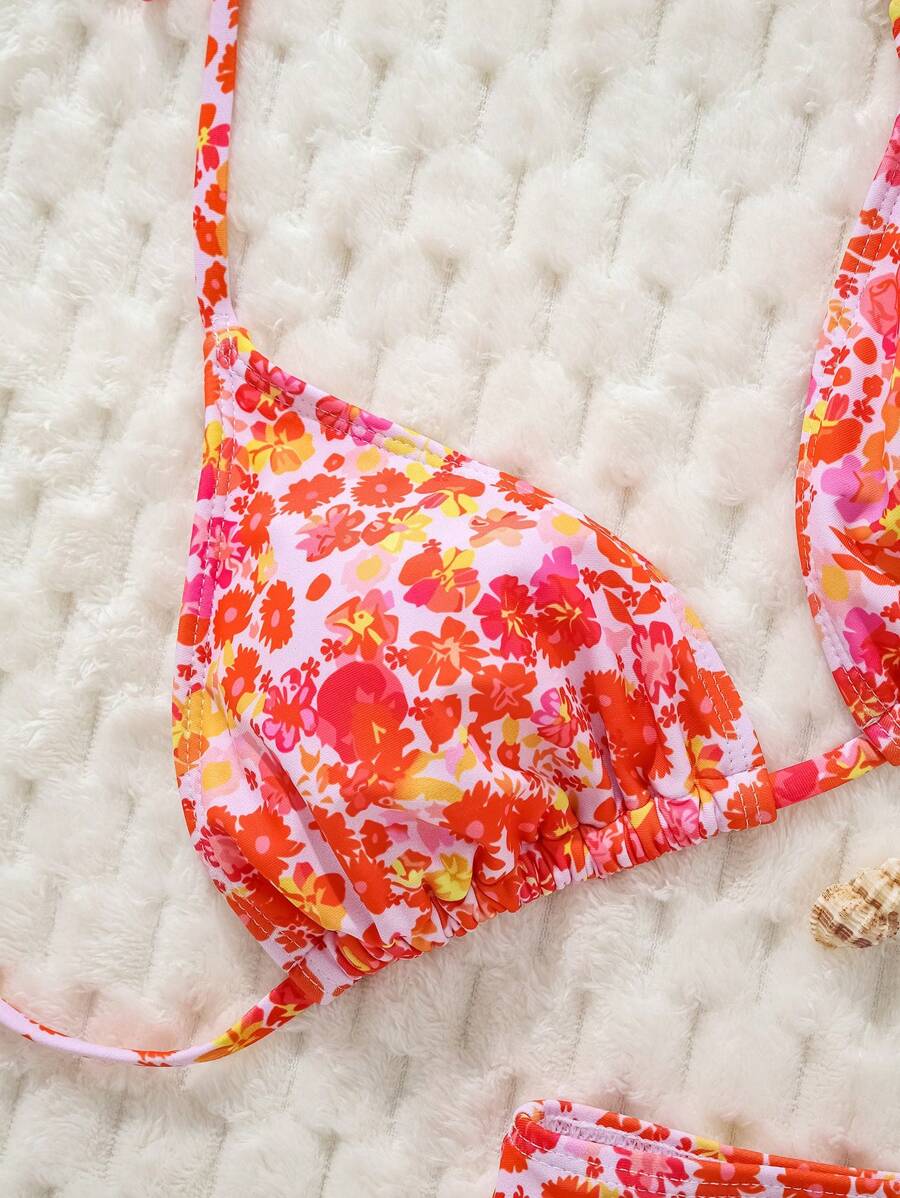 Çiçek Desenli Halter Bağcıklı Bikini Takımı