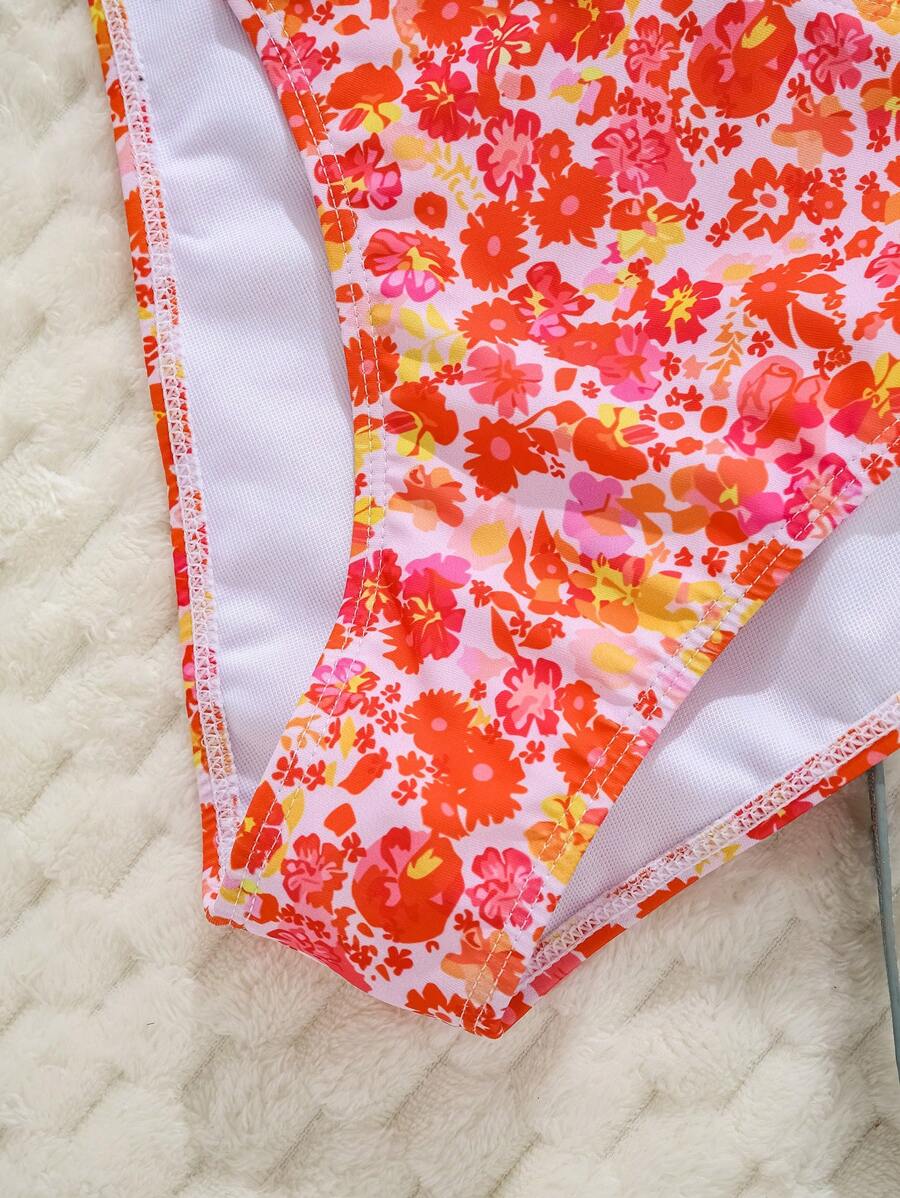 Çiçek Desenli Halter Bağcıklı Bikini Takımı