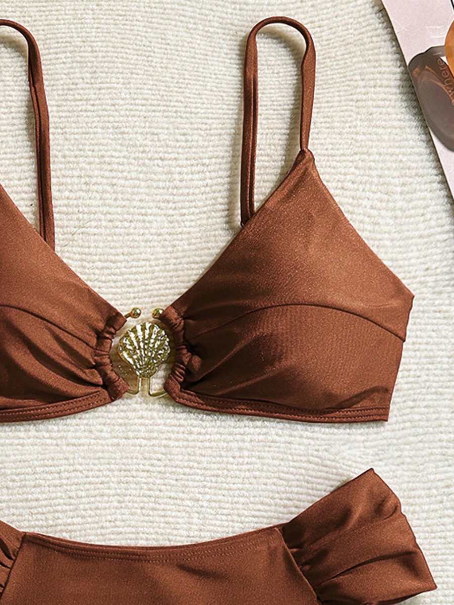 Metal Aksesuarlı Yüksek Kesim Askılı Bikini Takımı