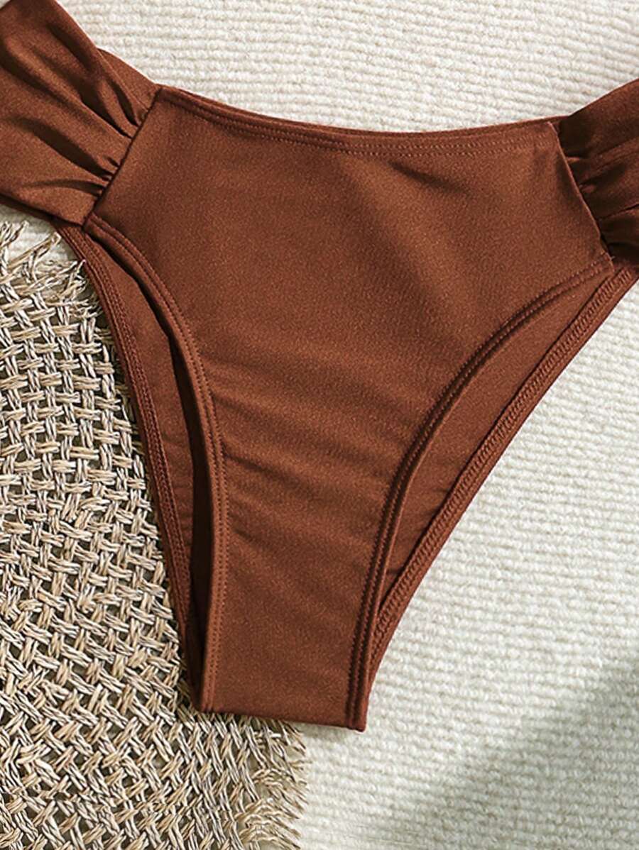 Metal Aksesuarlı Yüksek Kesim Askılı Bikini Takımı