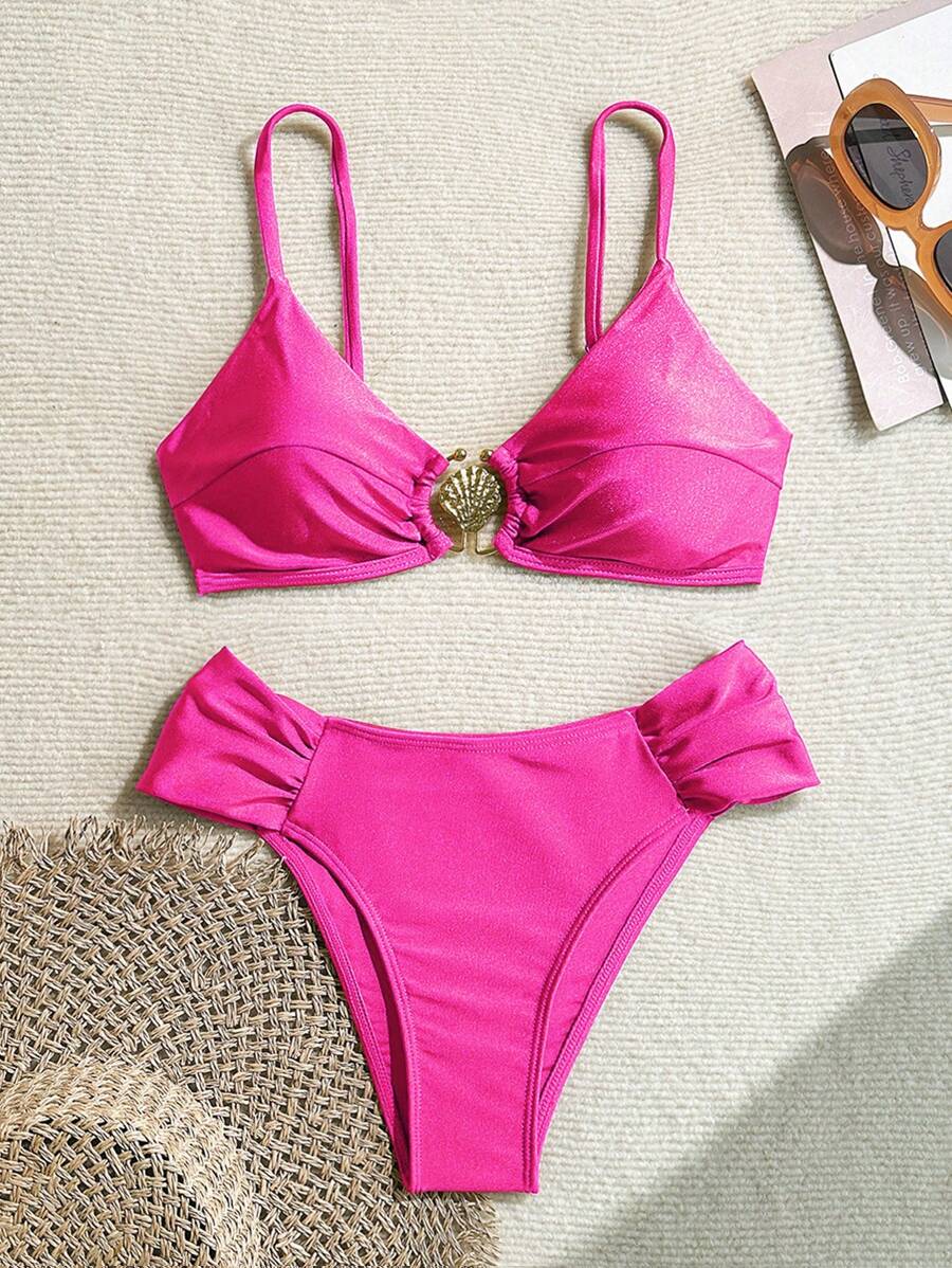 Metal Aksesuarlı Yüksek Kesim Askılı Bikini Takımı