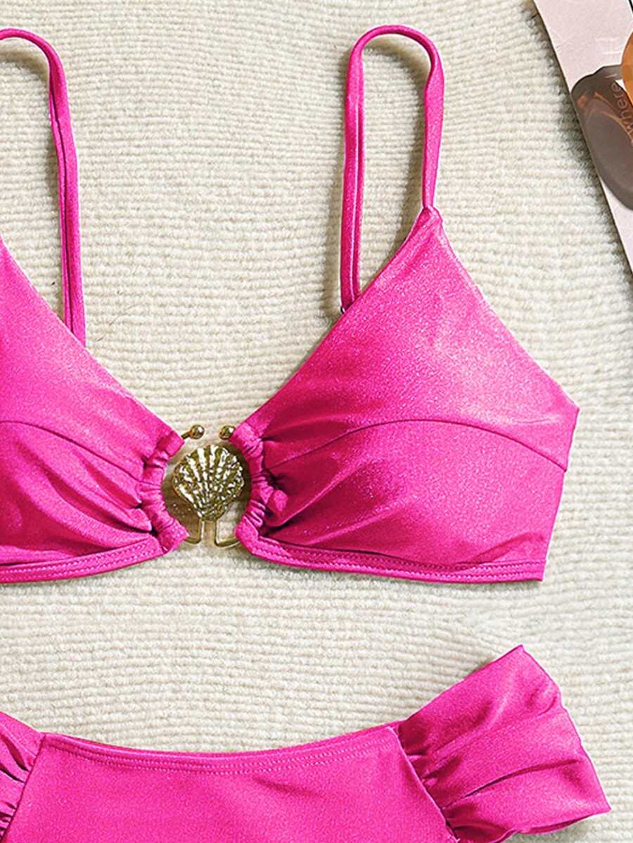 Metal Aksesuarlı Yüksek Kesim Askılı Bikini Takımı