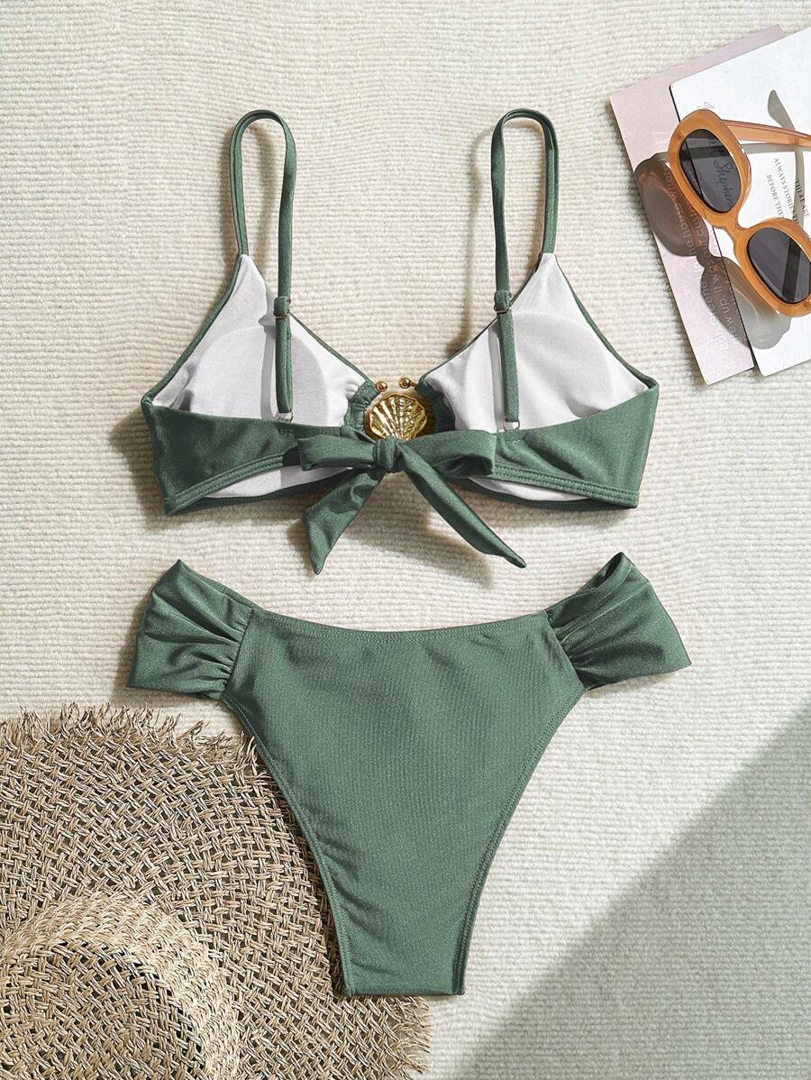 Metal Aksesuarlı Yüksek Kesim Askılı Bikini Takımı