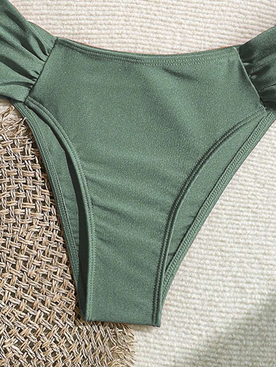 Metal Aksesuarlı Yüksek Kesim Askılı Bikini Takımı
