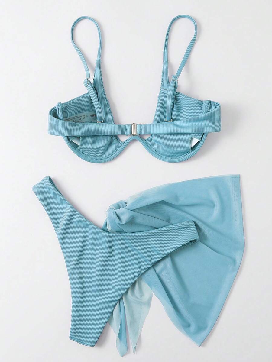 3'Lü Balenli Bikini Takımı Ve Örgü Plaj Eteği