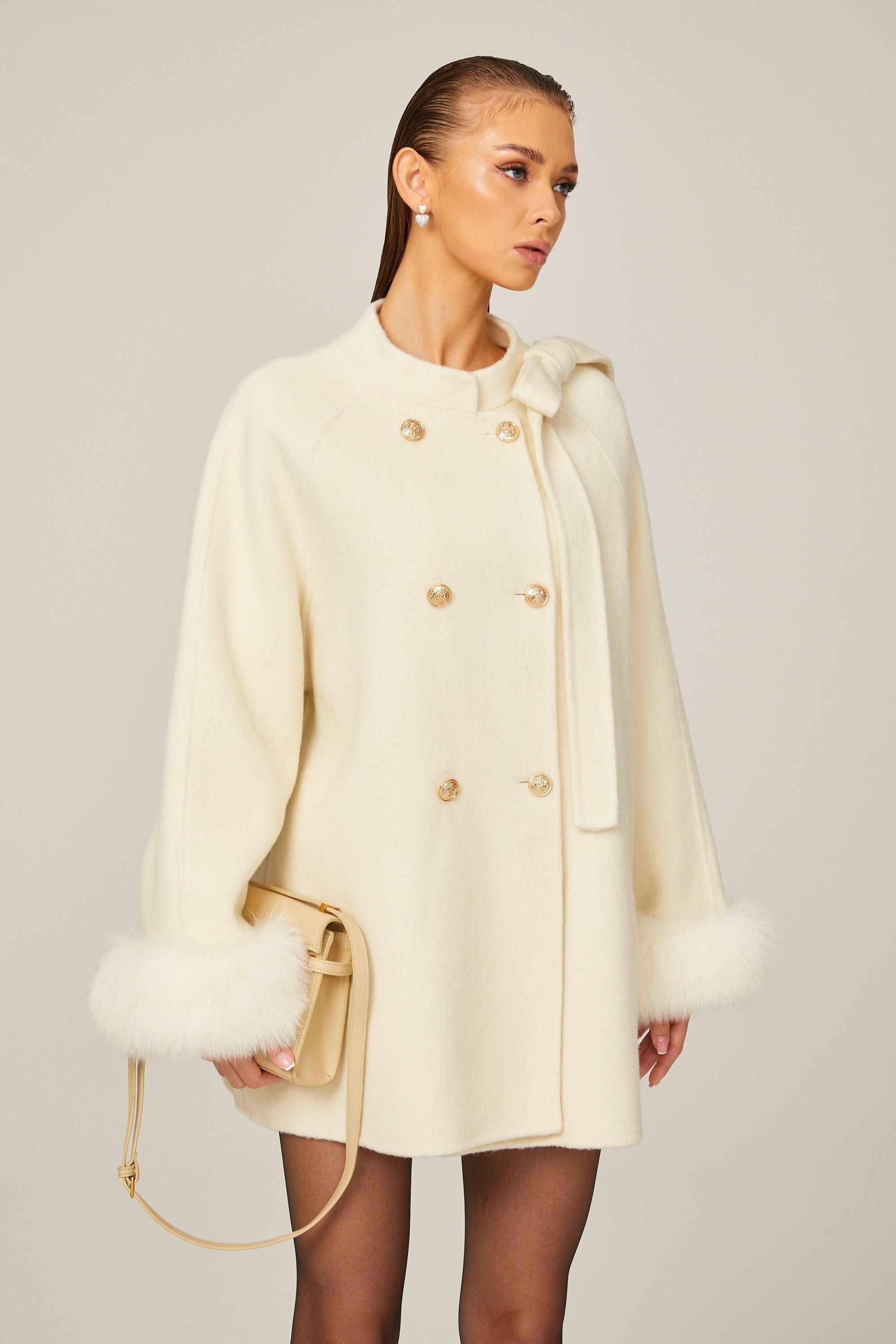 Elegant Charm Kürk Detaylı Krem Kaban