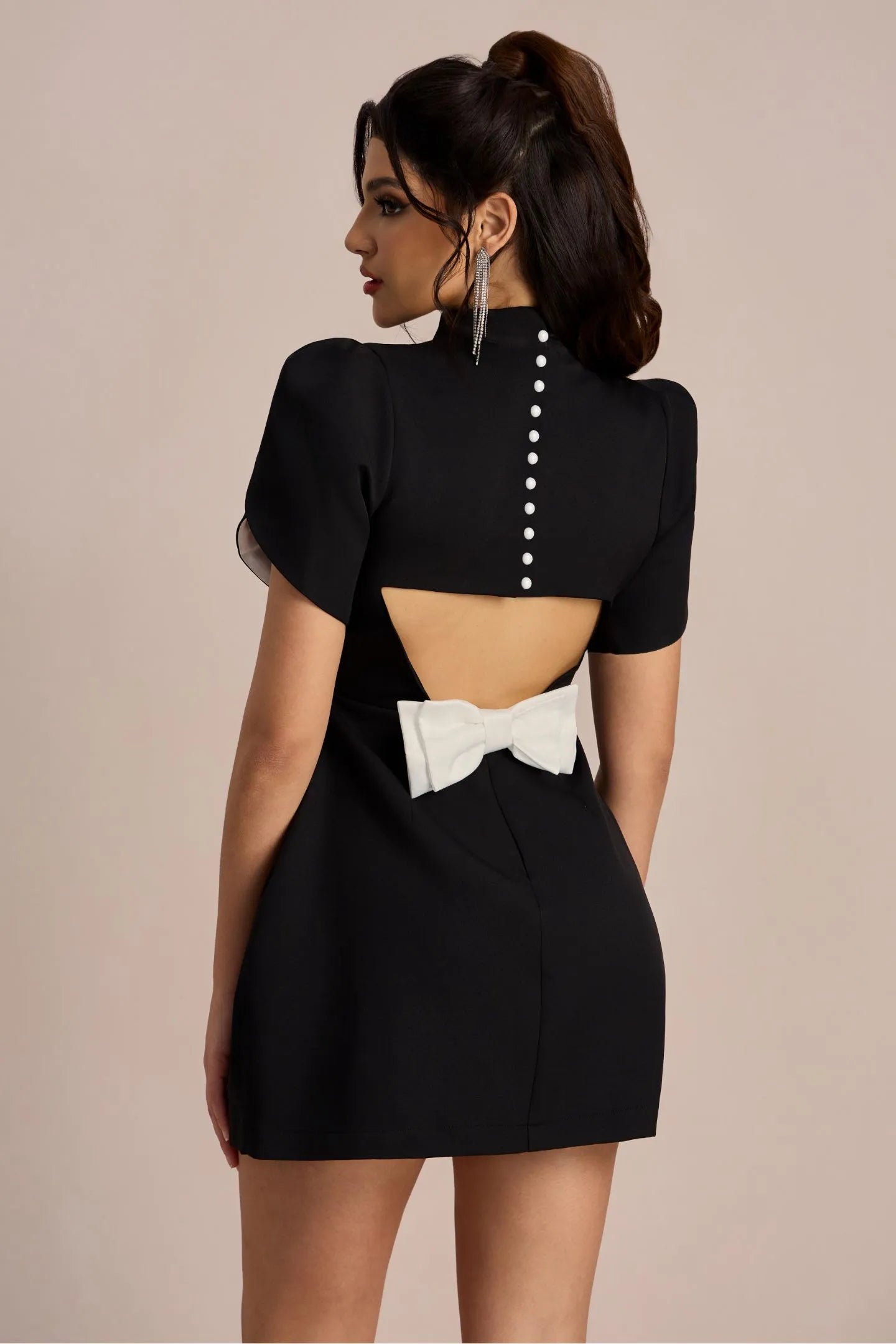 Moda Mizaç Fiyonk Sırtı Açık Elbise