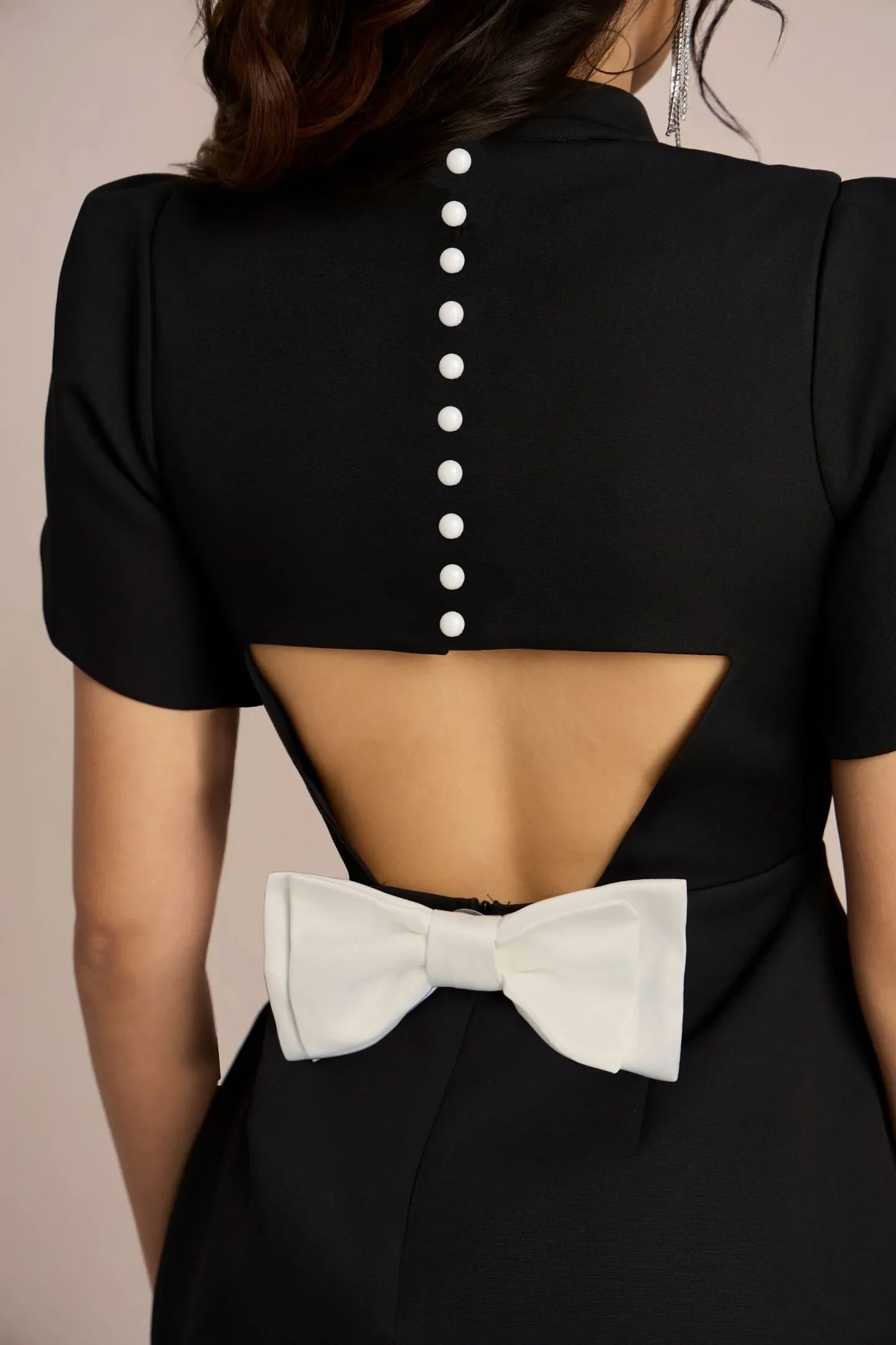 Moda Mizaç Fiyonk Sırtı Açık Elbise
