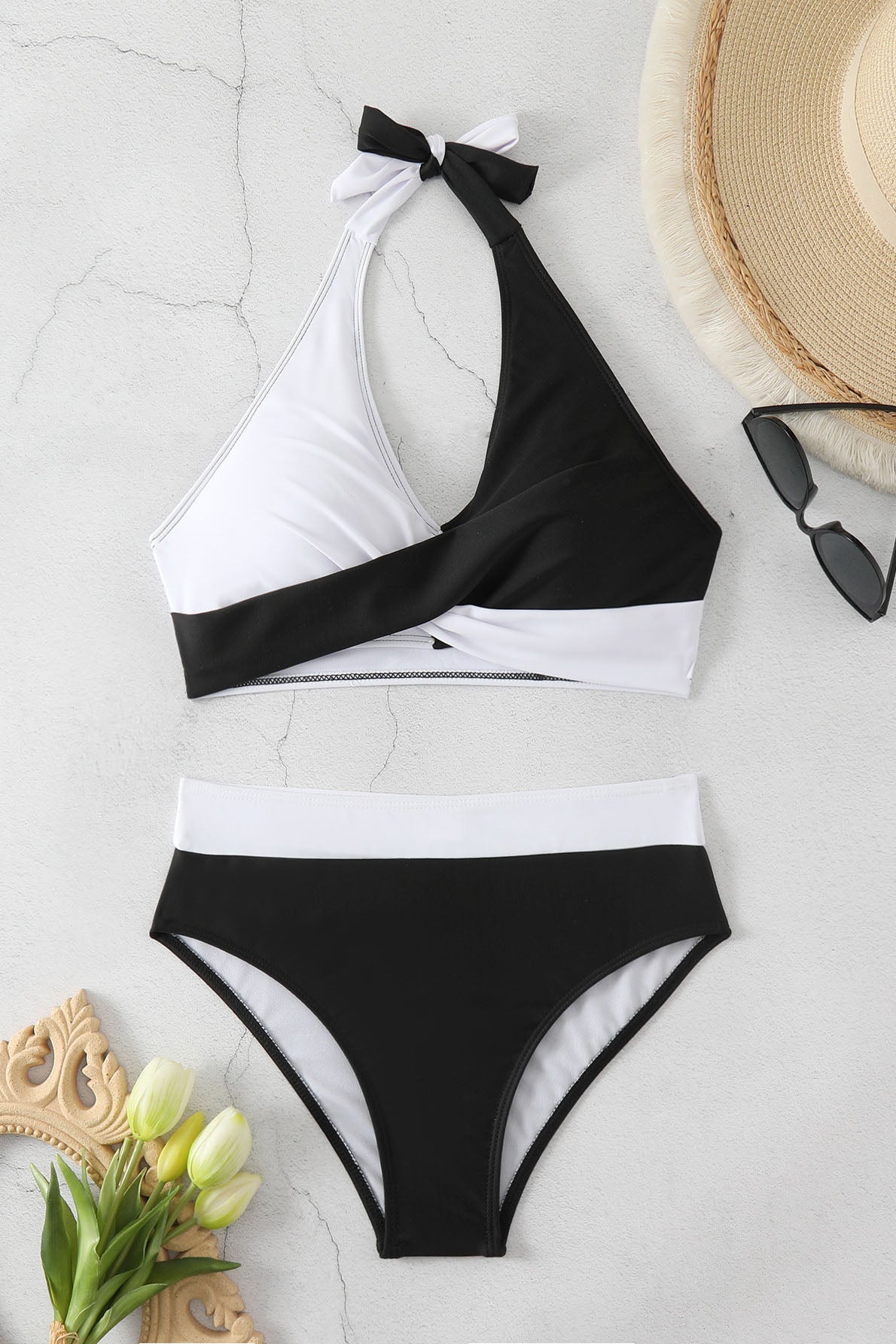 Renk Bloklu Boyundan Bağlamalı Bikini Mayo