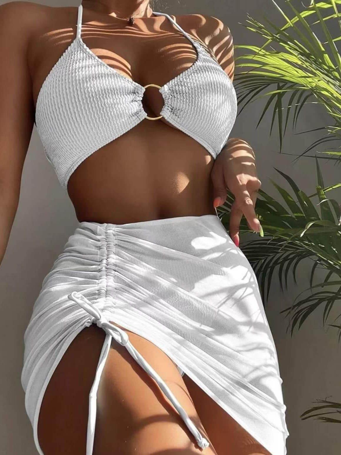 Düz Renk Seksi Halter Yaka Üç Parçalı Mayo Bikini
