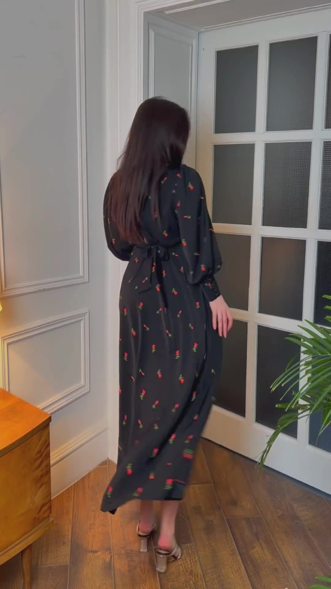 Alisora Çiçek Desenli Siyah Uzun Elbise