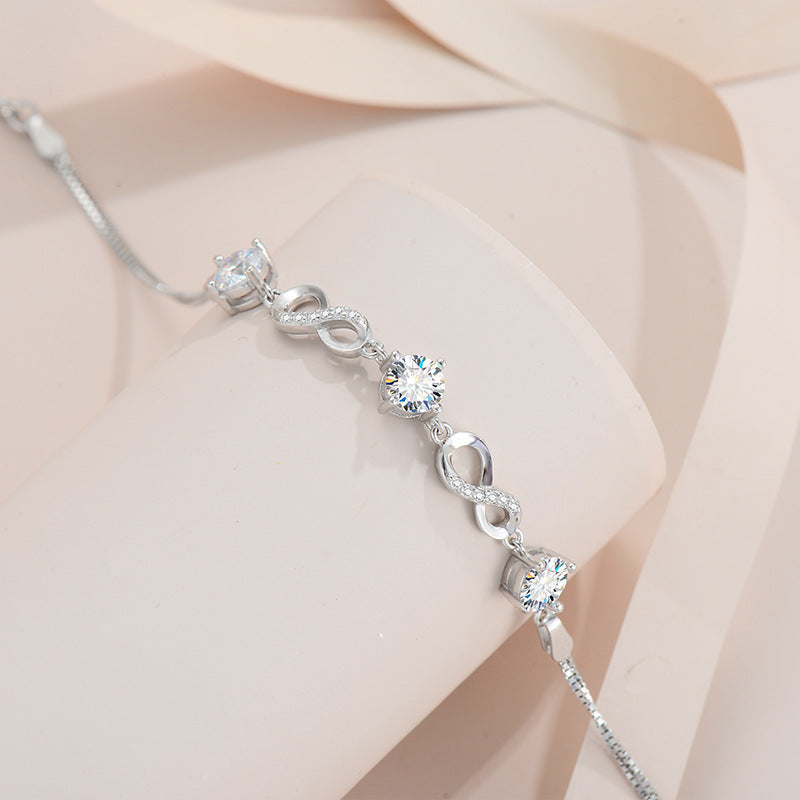 Sonsuz Işıltı: 925 Ayar Gümüş Moissanite Bileklik