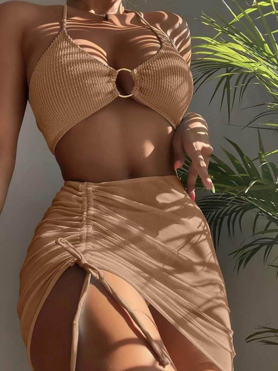 Düz Renk Seksi Halter Yaka Üç Parçalı Mayo Bikini