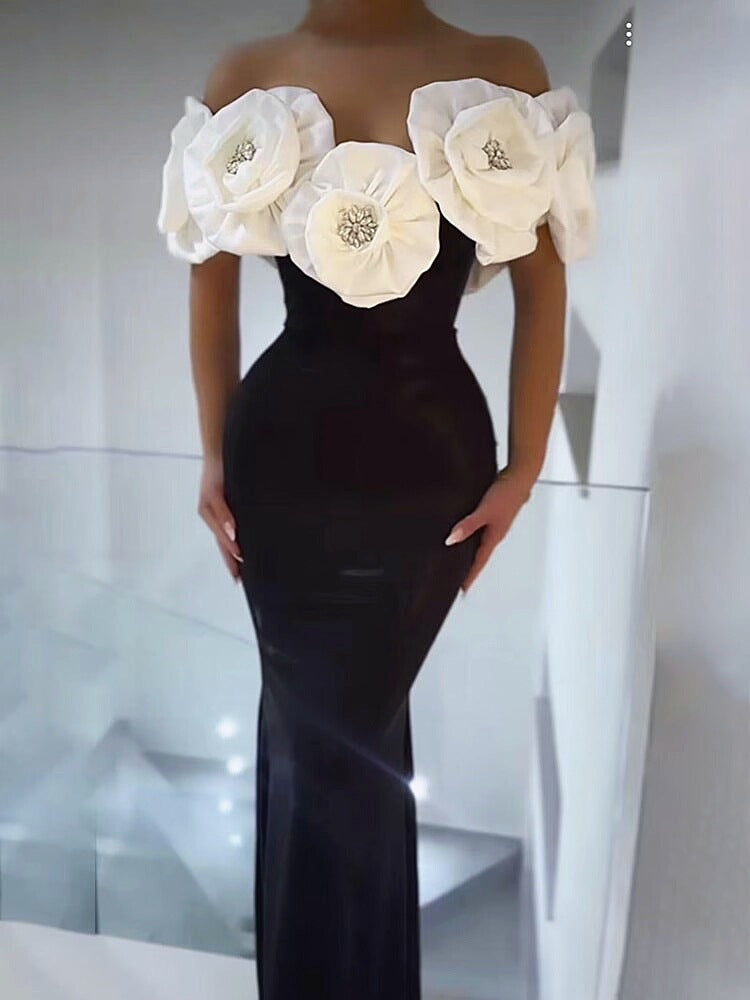Alisora Omuz Dekolteli, 3D Büyük Çiçek İşlemeli Siyah Elbise