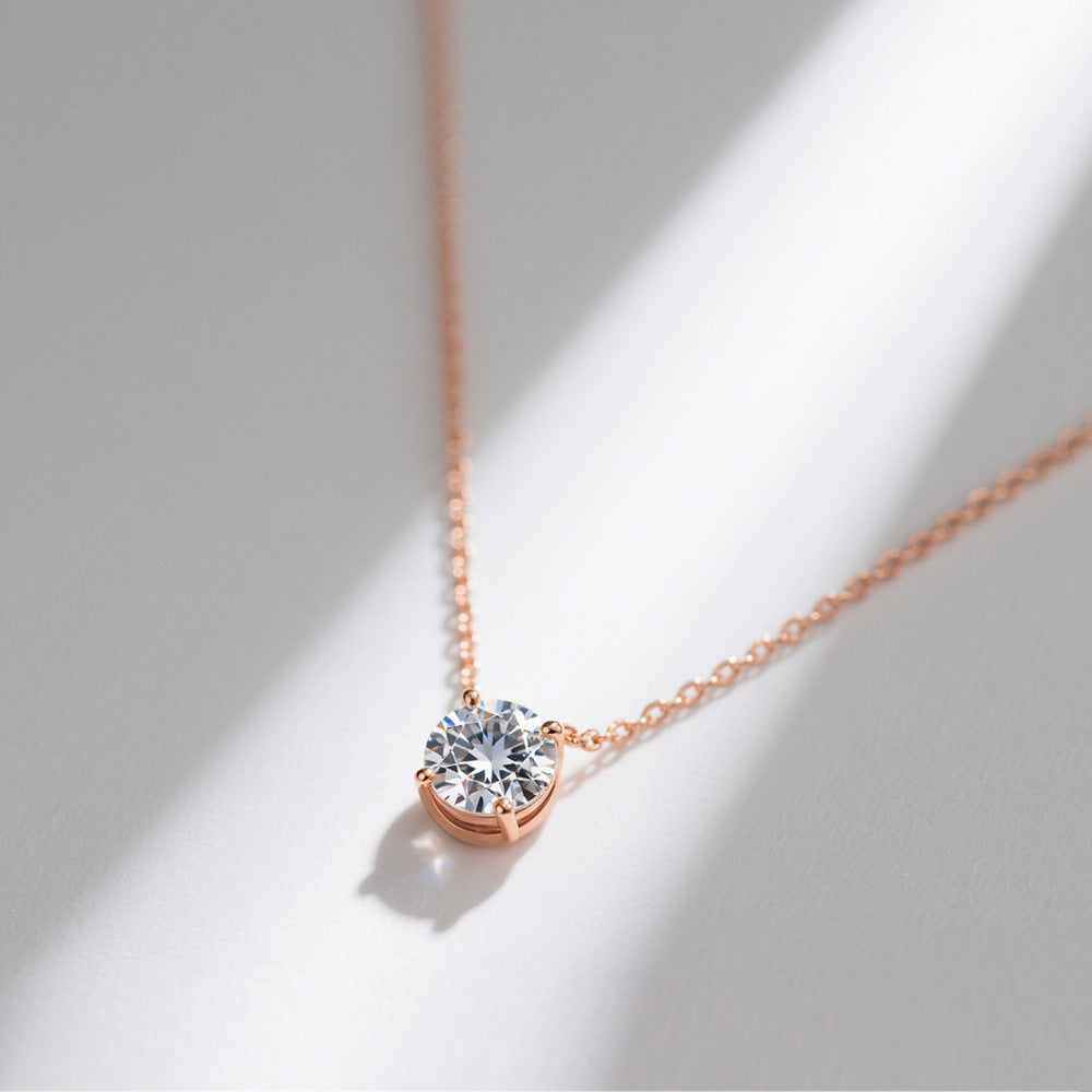 925 Ayar  Dört Pençeli Moissanite Kolye