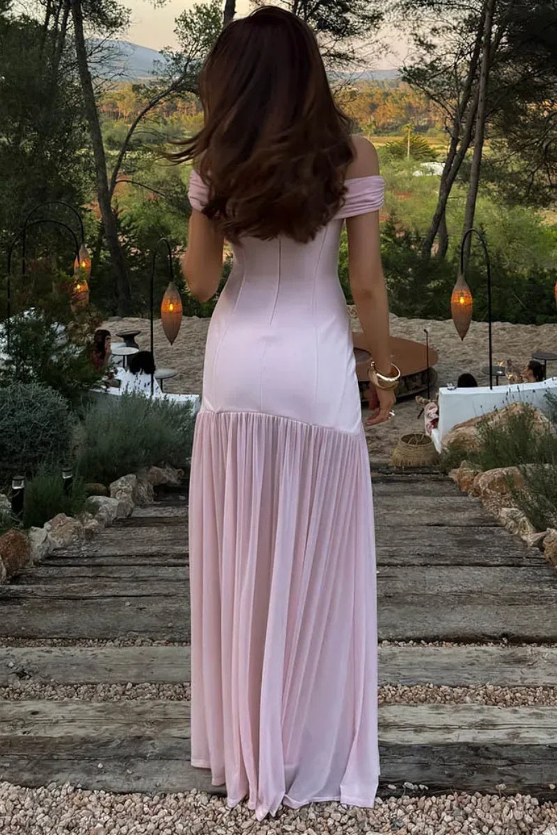 Omuzları Açık Sırtlı Seksi Uzun Elbise
