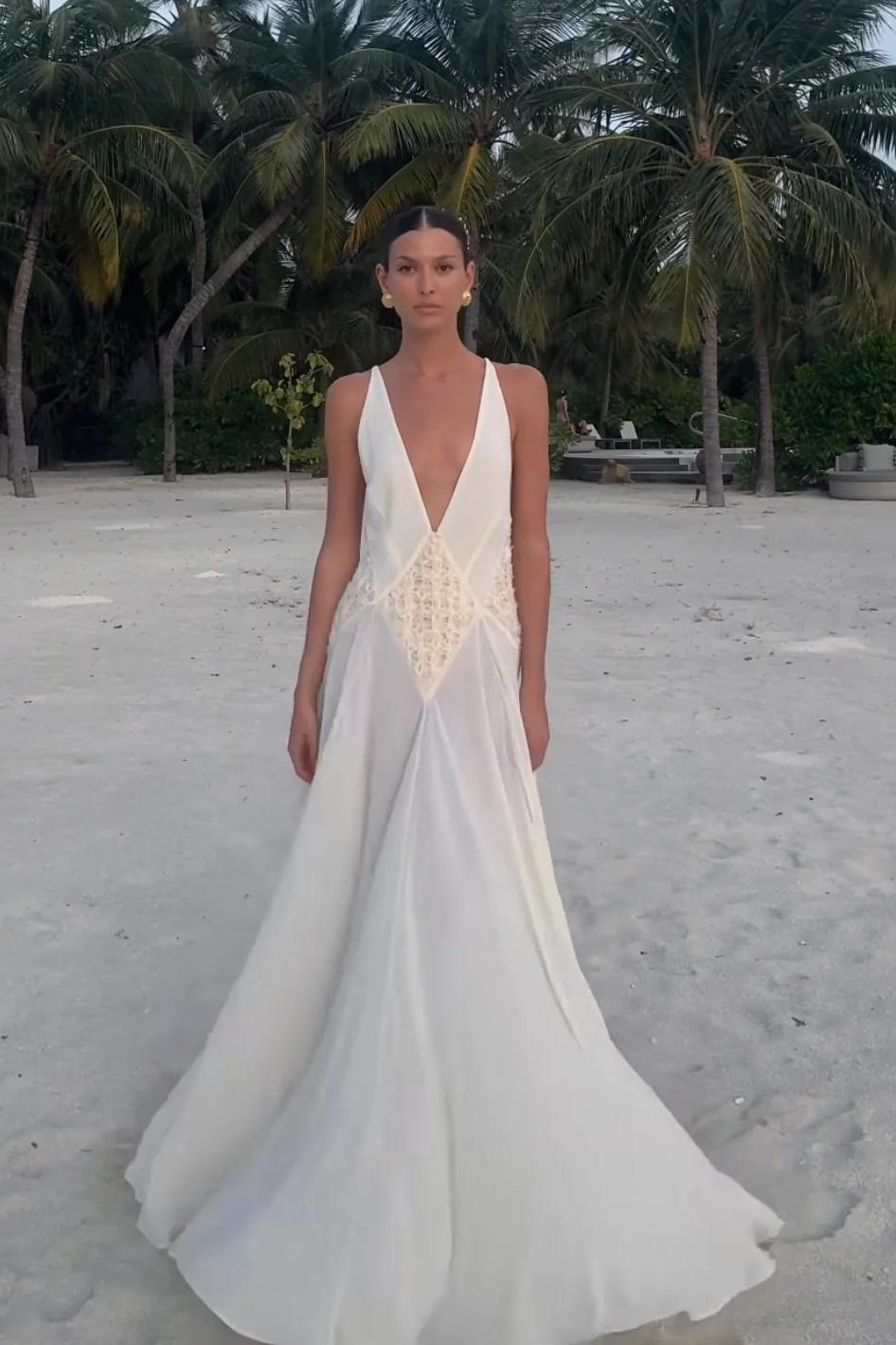 Lavinia Derin V Yaka Uzun Elbise