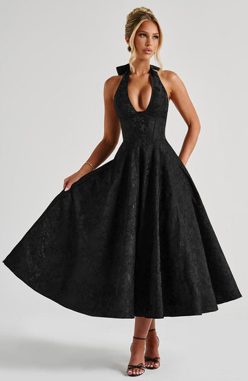 Siyah Dantelli Halter Yaka Midi Elbise