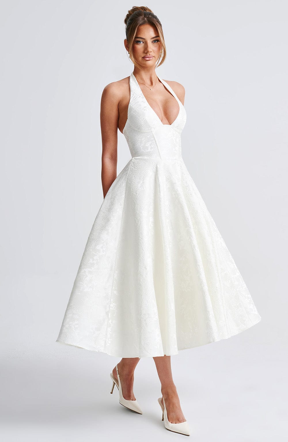 Beyaz Halter Yaka Midi Elbise