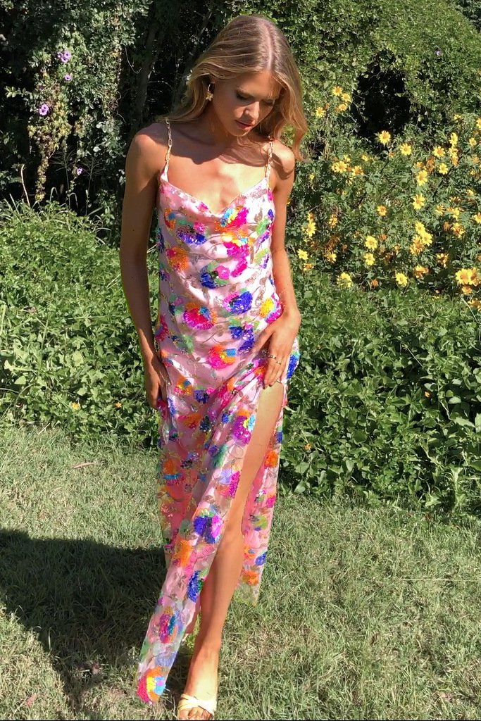 Fanny İşlemeli Payetli Sırtı Açık Uzun Elbise