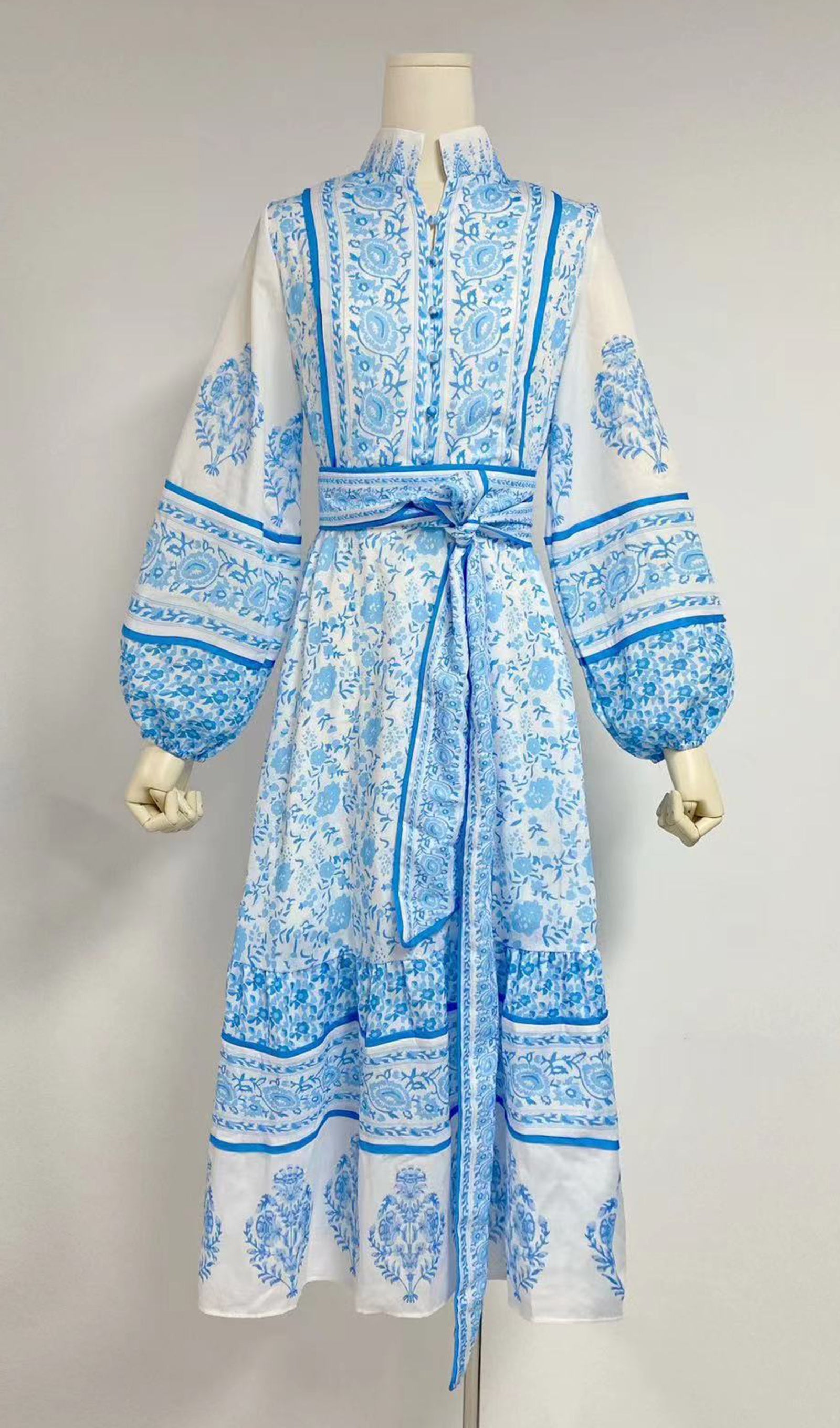 Midikleid mit Blumenmuster, Puffärmeln, tailliert und ausgestelltem Schnitt
