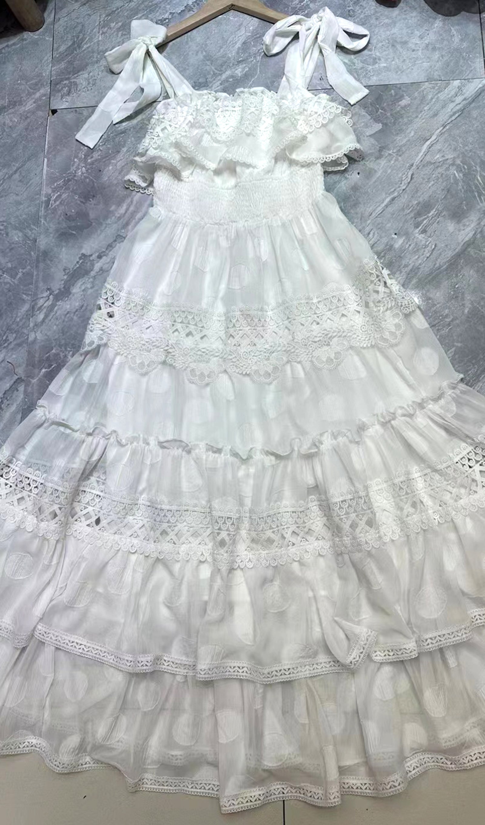 Ärmelloses Häkel-Maxikleid mit Lagen