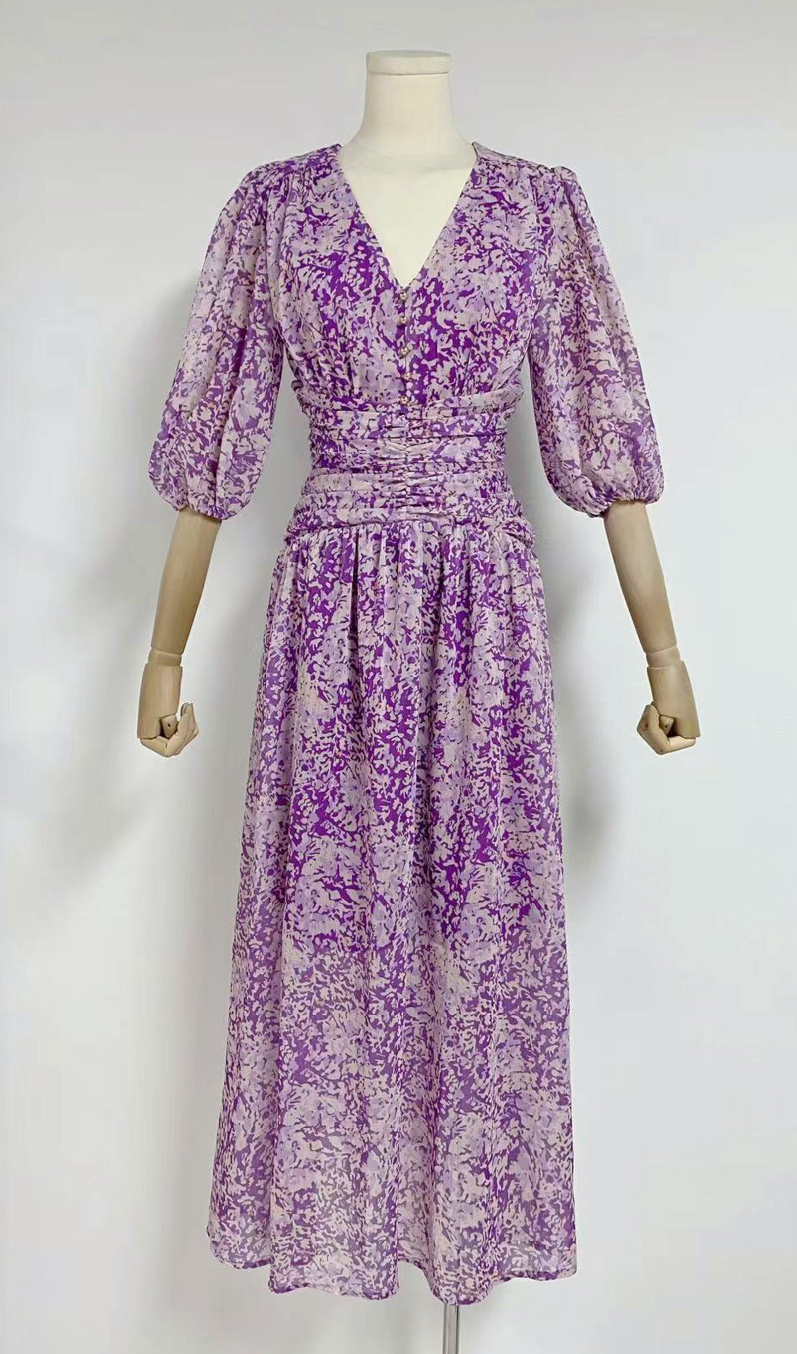 Sexy Midikleid aus geblümtem Chiffon mit V-Ausschnitt