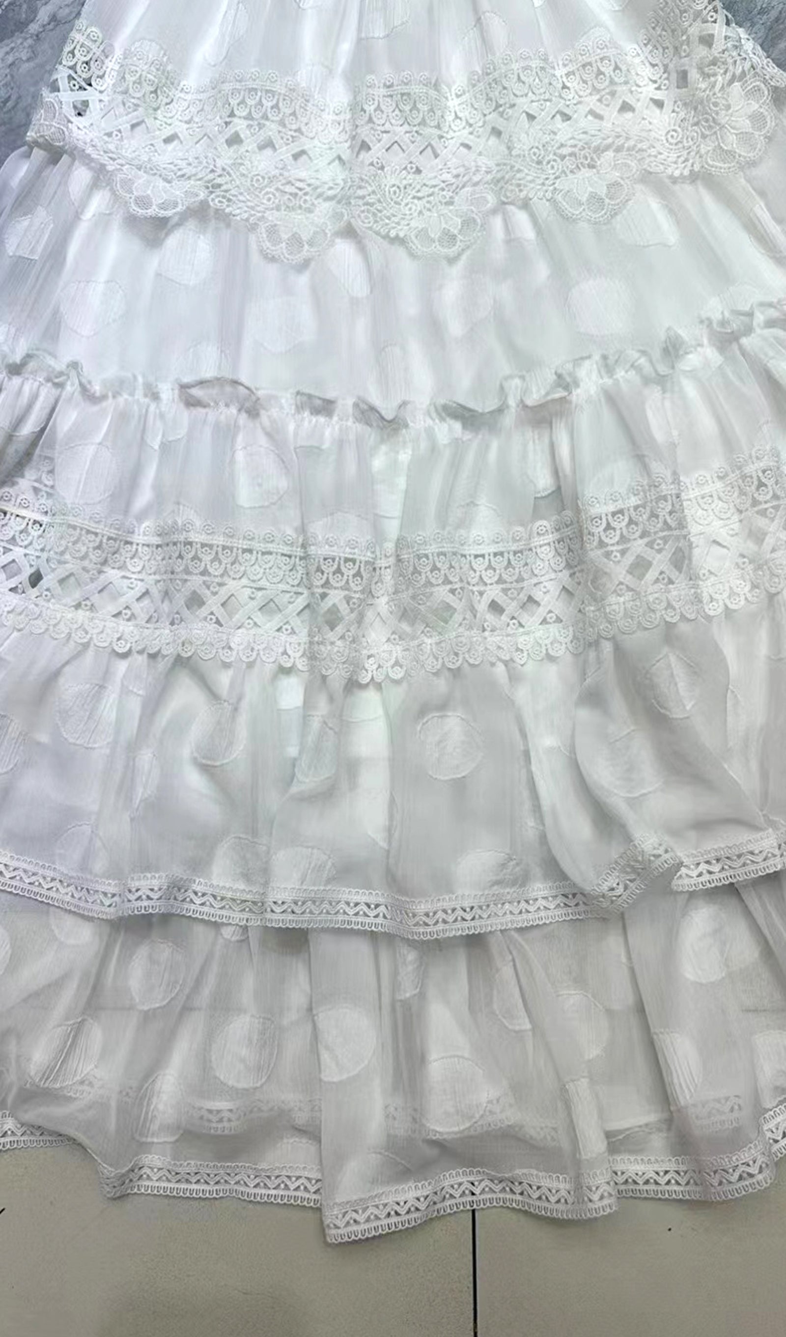 Ärmelloses Häkel-Maxikleid mit Lagen