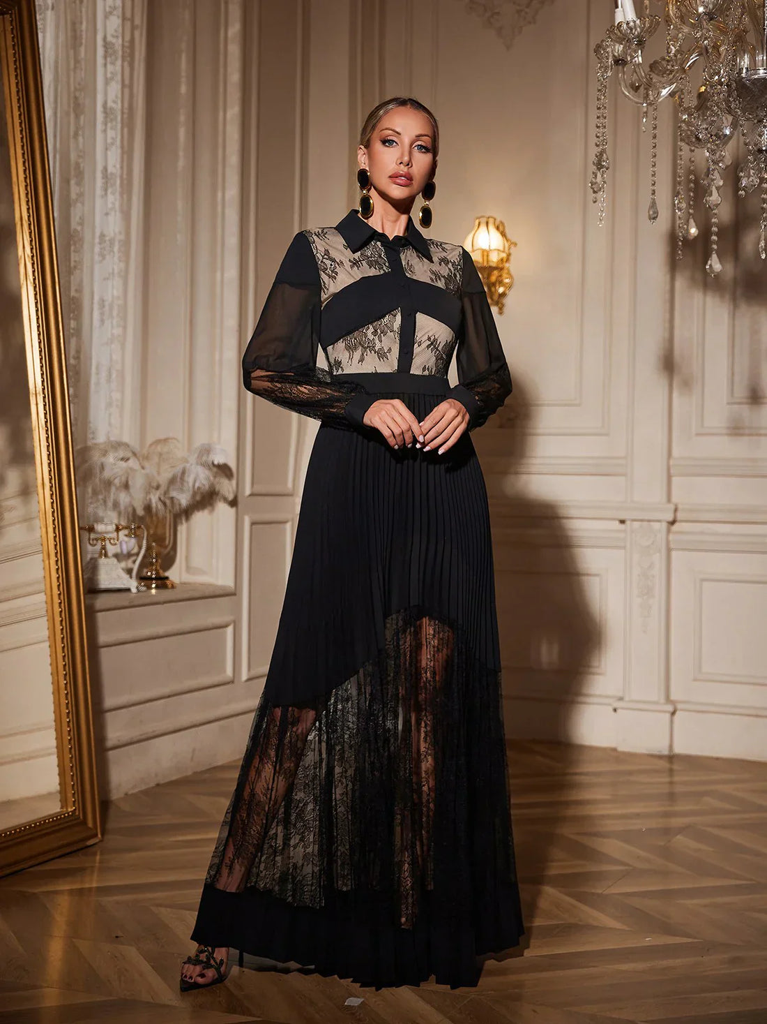 Maxikleid mit Spitzeneinsätzen und Falten 