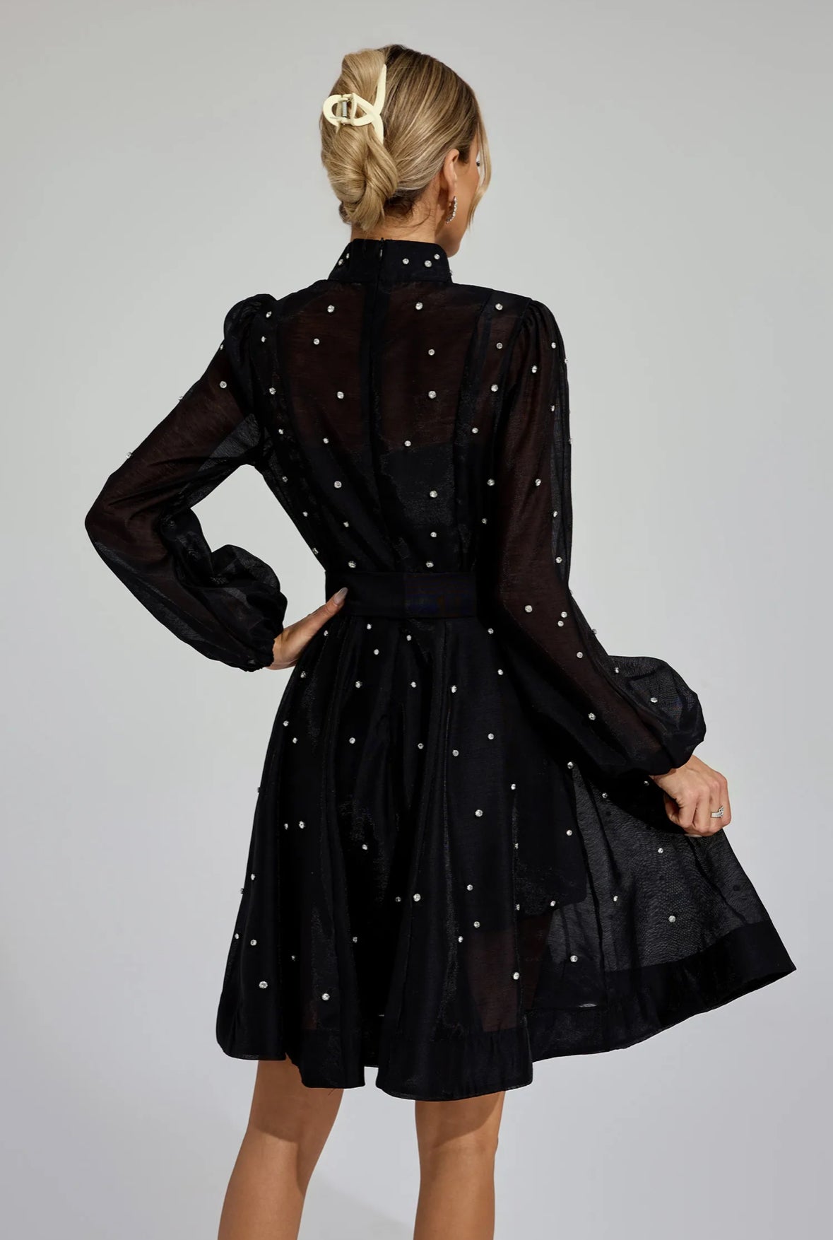Amira Kristallverziertes ausgestelltes Minikleid