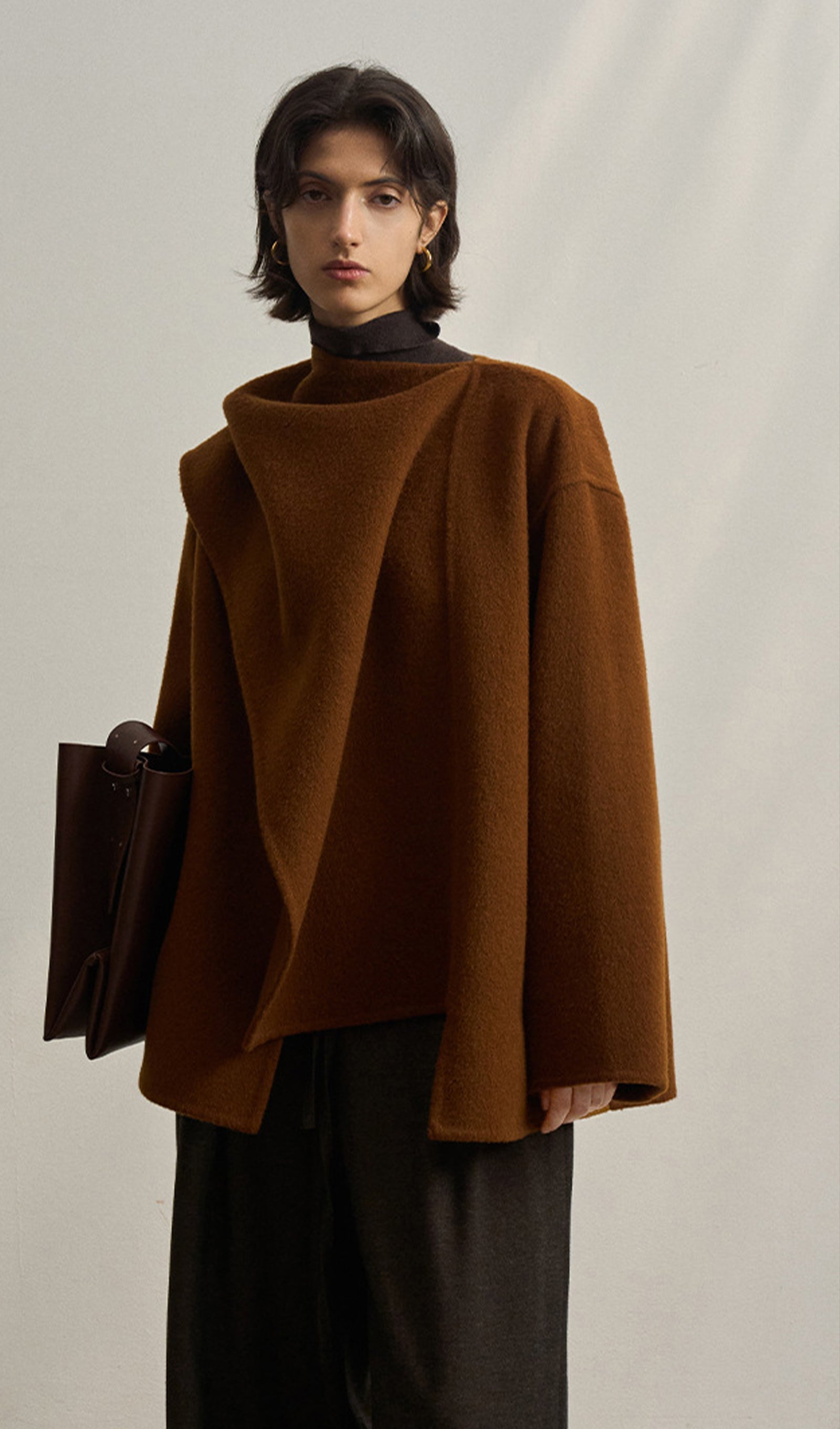 Unifarbener Cape-Mantel aus 100 % Wolle – Kastanienbraun