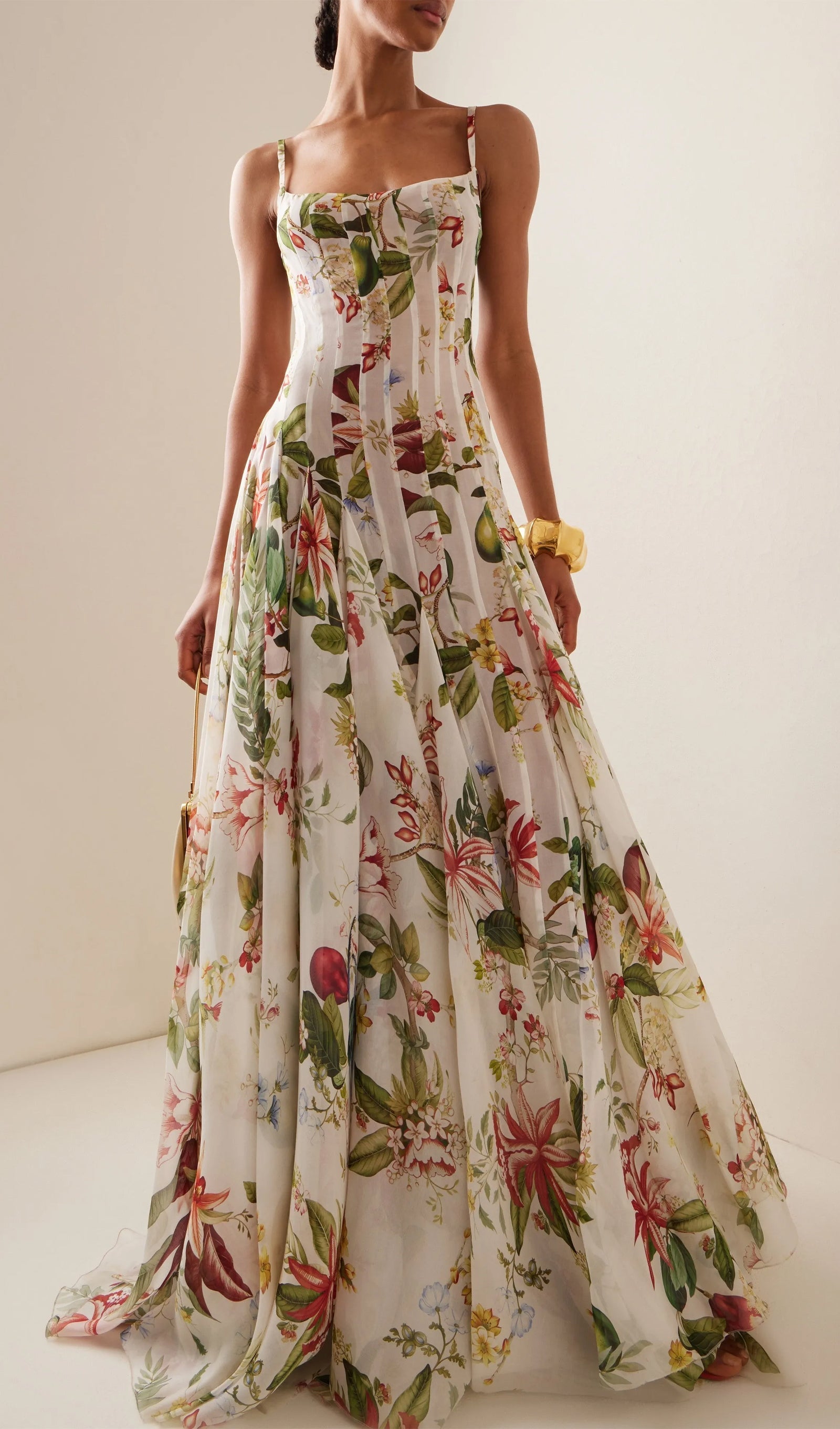 Maxikleid aus floraler Spitze mit Blumen und Kunstpelz