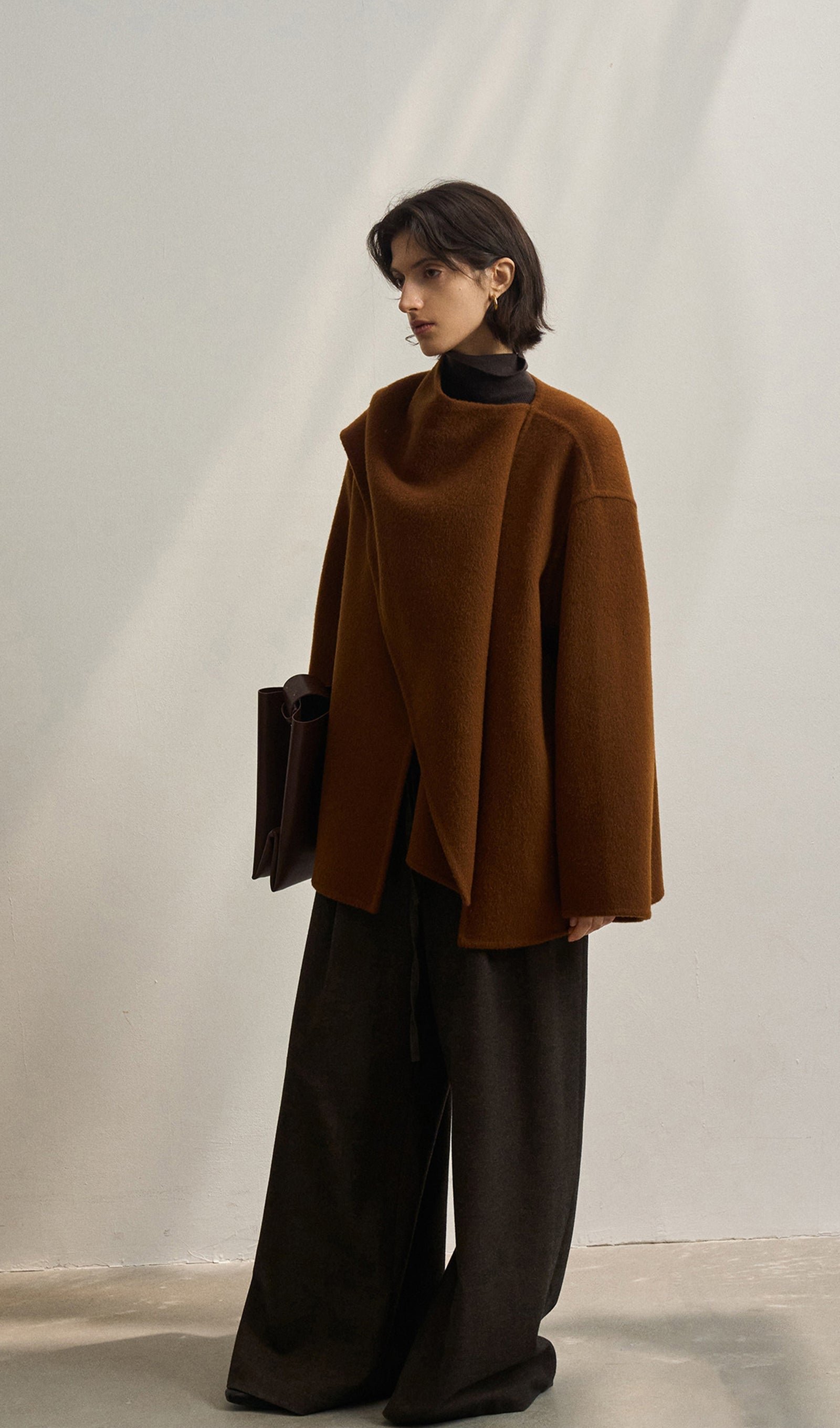 Unifarbener Cape-Mantel aus 100 % Wolle – Kastanienbraun